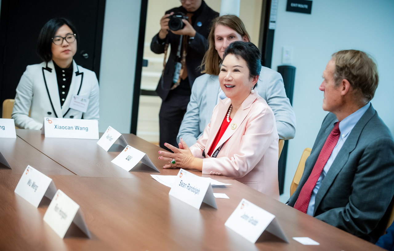 stake官网入口集团董事局李俐加入贸促会运动